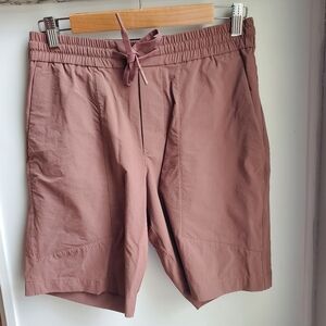 lululemon athletica Men's Flat Front Shorts in Dusty Rose